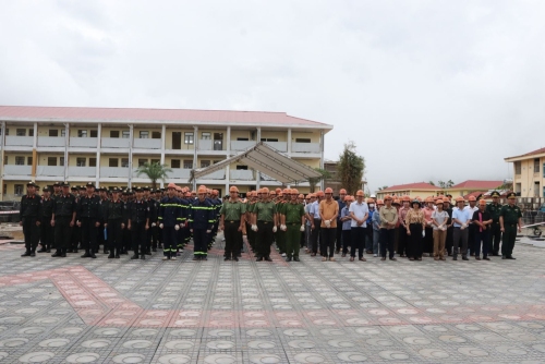 Ra quân thực hiện “Chiến dịch cao điểm 100 ngày đêm” huy động cán bộ, chiến sĩ hỗ trợ xây dựng các Trường phổ thông nội trú liên cấp tại các xã biên giới