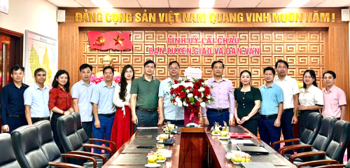 Các cơ quan, đơn vị chúc mừng Ban Tuyên giáo và Dân vận Tỉnh uỷ nhân kỷ niệm 96 năm Ngày truyền thống ngành Tuyên giáo của Đảng