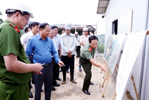 Bí thư Tỉnh ủy Lê Minh Ngân kiểm tra tiến độ xây dựng dự án trường nội trú liên cấp tiểu học và trung học cơ sở xã Dào San