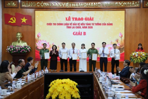 Ban Tổ chức Cuộc thi chính luận bảo vệ nền tảng tư tưởng của Đảng, năm 2026 đã trao 6 giải B cho các tác giả, nhóm tác giả