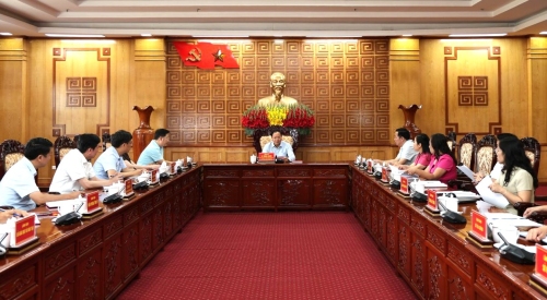 Quang cảnh buổi làm việc