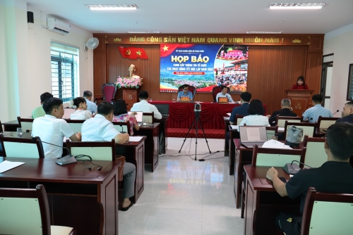 Quang cảnh họp báo