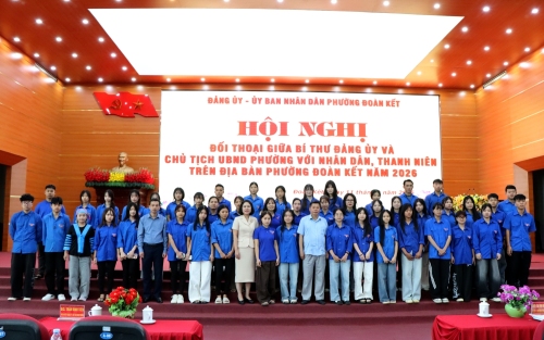 Đối thoại giữa người đứng đầu cấp ủy, chính quyền với Nhân dân và thanh niên phường Đoàn Kết