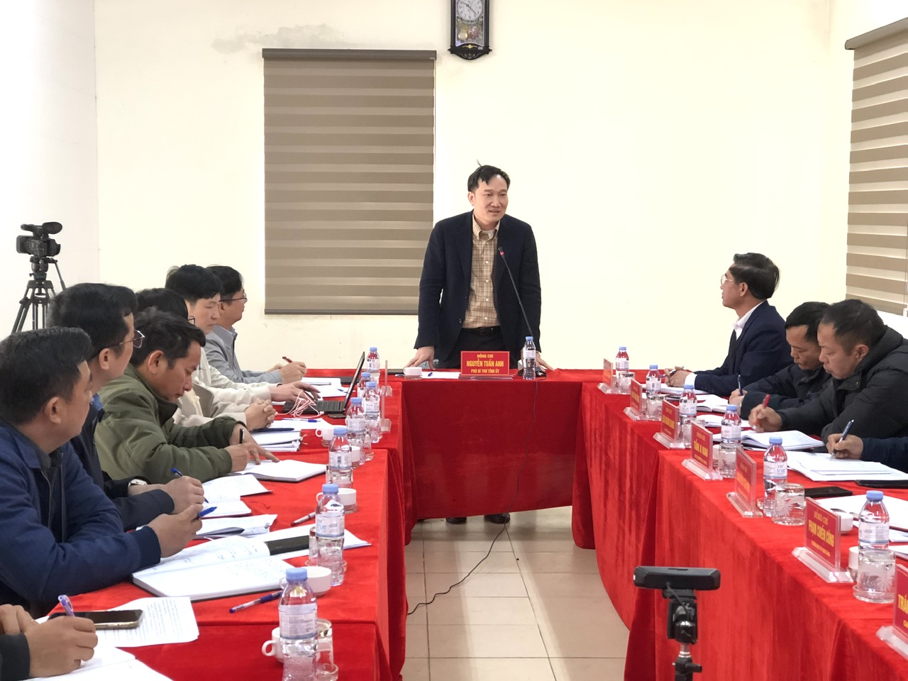 Quang cảnh buổi làm việc tại xã Tả Lèng