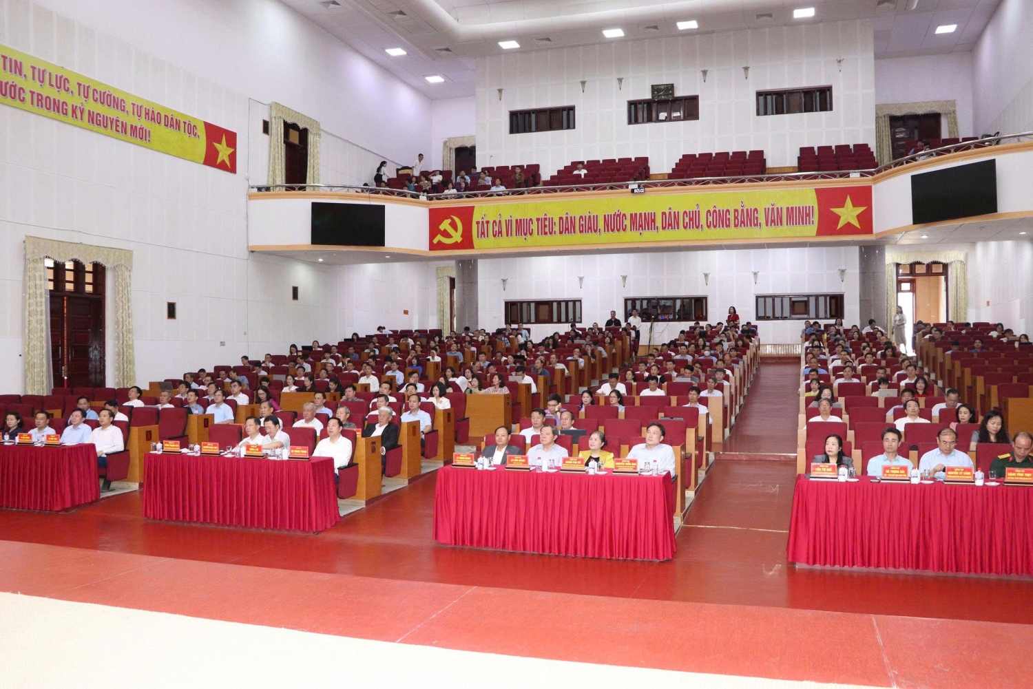 Các đại biểu dự Hội nghị tại điểm cầu tỉnh