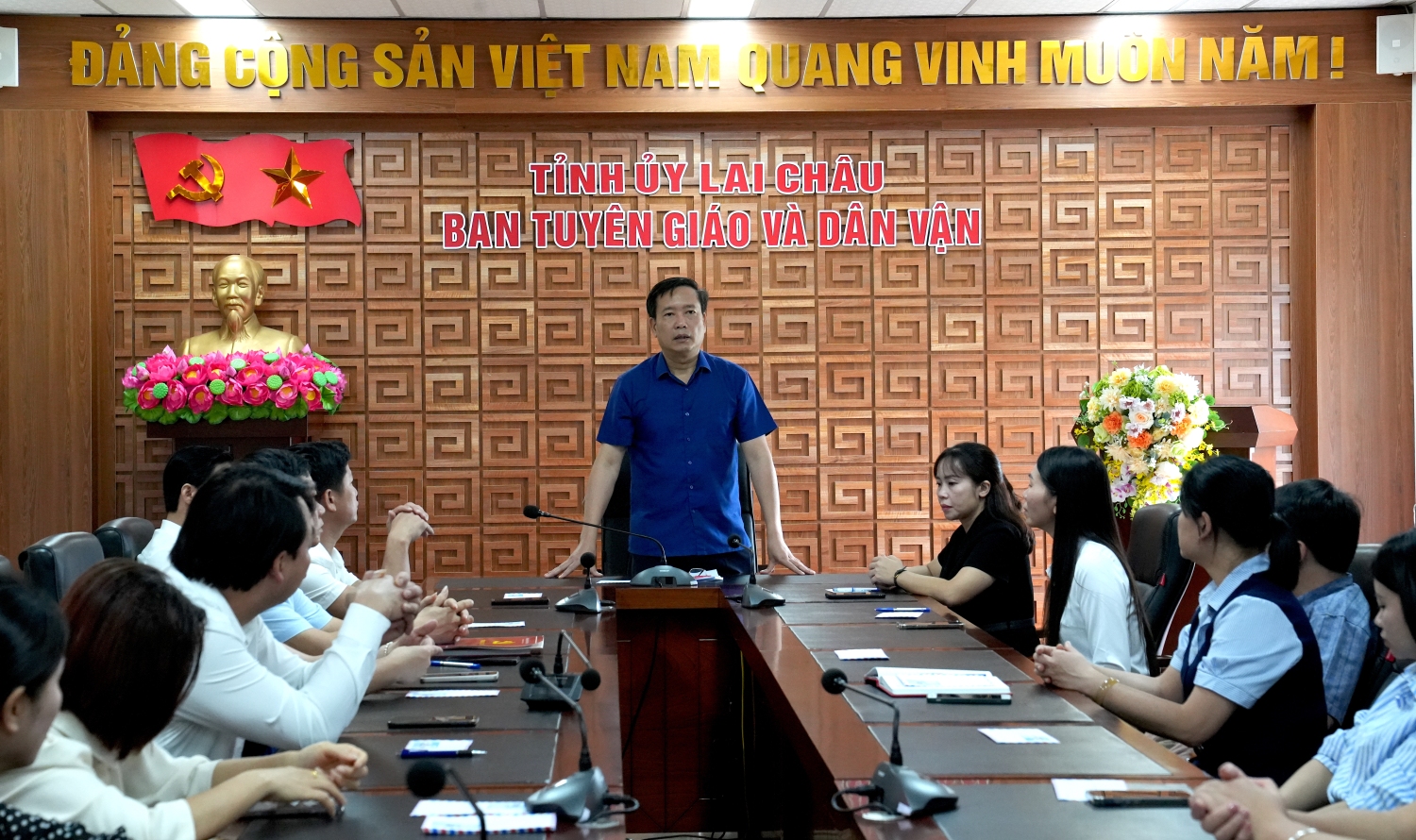 Đồng chí Lê Đức Dục - Ủy viên Ban Thường vụ Tỉnh uỷ, Trưởng Ban Tuyên giáo và Dân vận Tỉnh ủy phát biểu tại buổi quyên góp