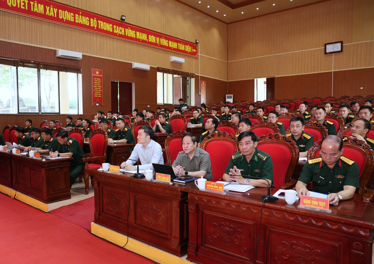 Các đại biểu dự Hội nghị
