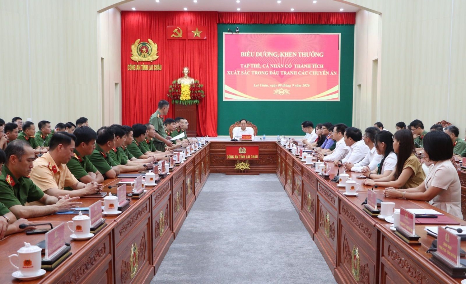 Quang cảnh buổi Biểu dương, khen thưởng
